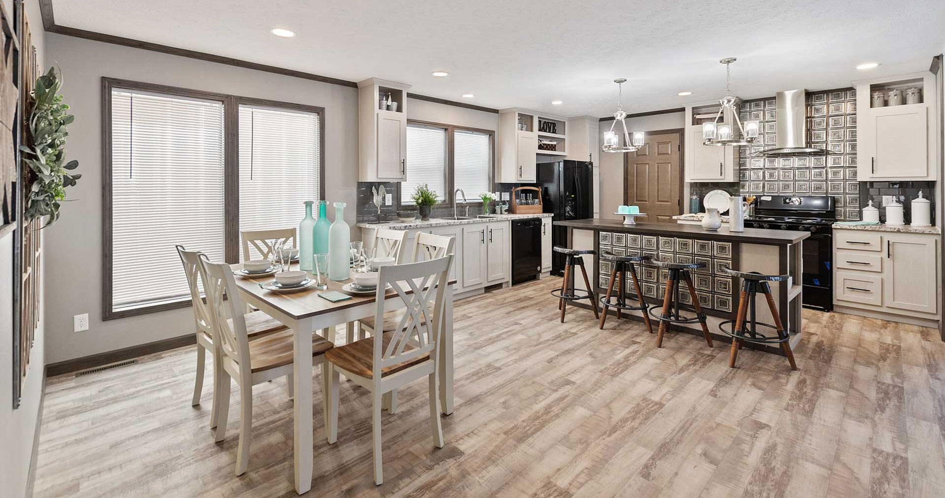 Manufactured Homes for Sale | Modular Home Dealer | Cavco - Montevideo | Friendship  Homes, image size:1918x1011